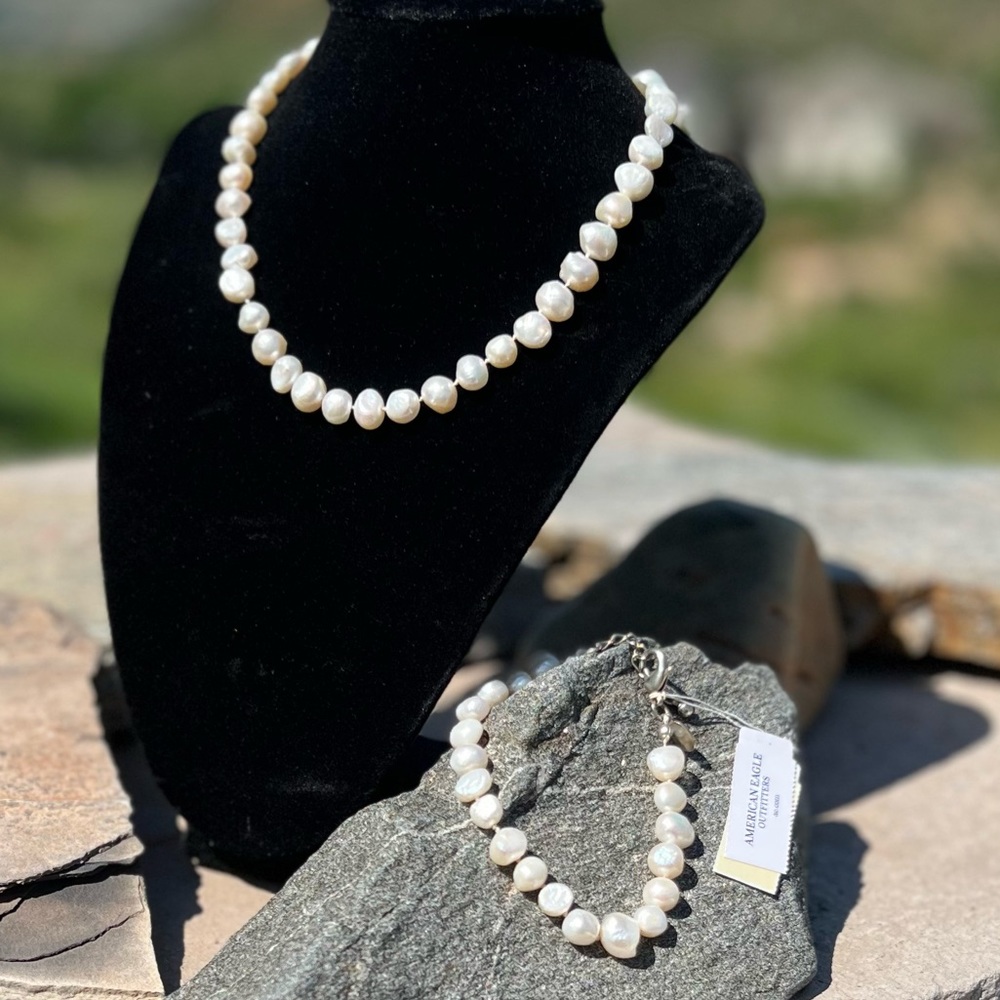 💝AEO Pearl Necklace & Bracelet Set